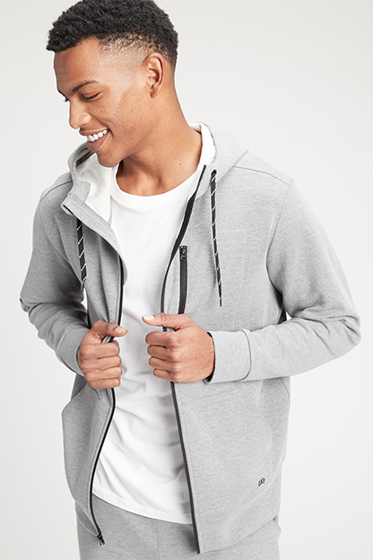 • Gapfit Performance Hoodie (GAP607587)