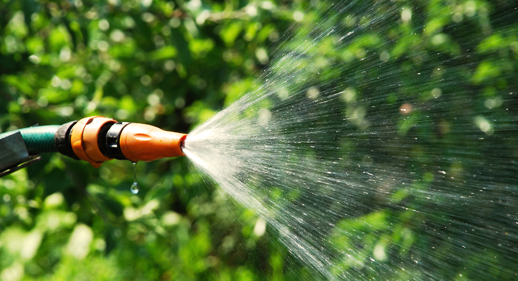 Vinyl siding cleaning with garden hose