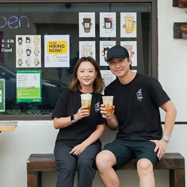 Owners of It's Tea Hawaii