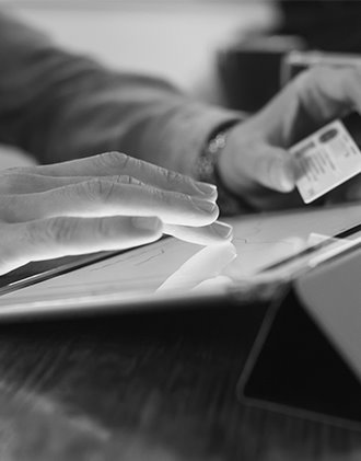 Using a virtual terminal for online payment of a tablet