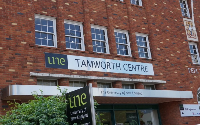 3 agriculture students standing outside the Tamworth Centre building